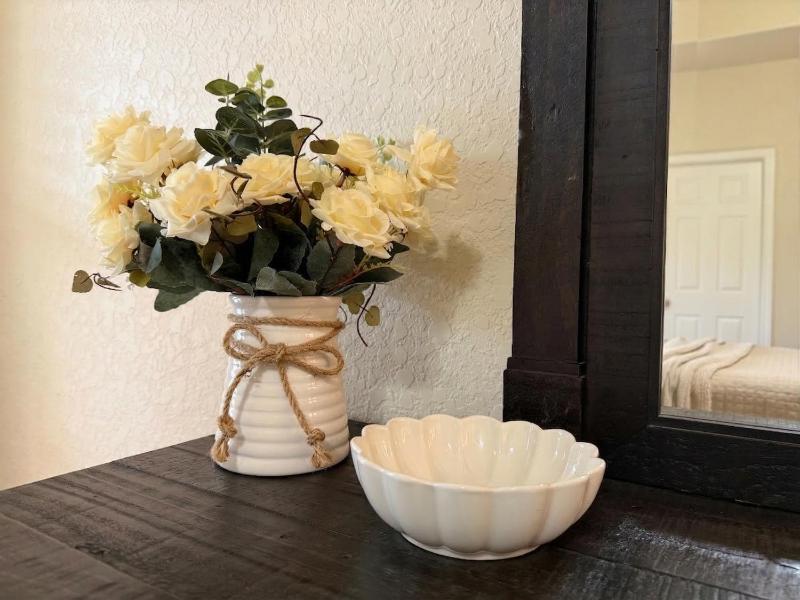 Pet-Friendly 3BR - Fire Pit & Games Near Sea World - image 12