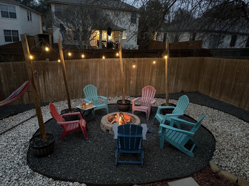 Pet-Friendly 3BR - Fire Pit & Games Near Sea World - image 15