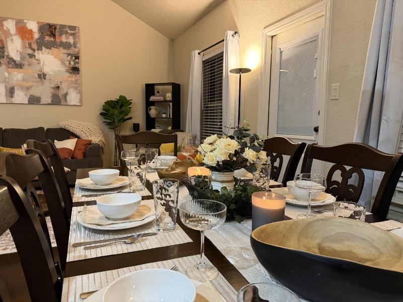 Pet-Friendly 3BR - Fire Pit & Games Near Sea World - image 13