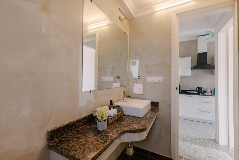 The Blue Nook a premium 1BHK suite by Da Alohas - image 11