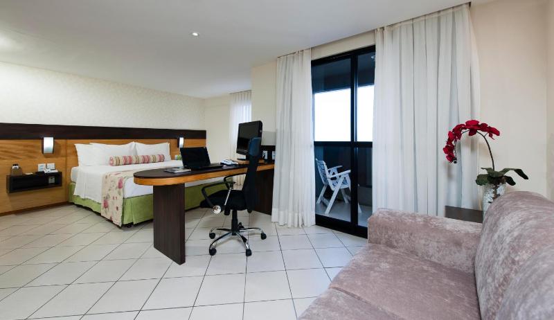 Deluxe Triple Room (1 Double Bed + 1 Extra Single Bed) image 2