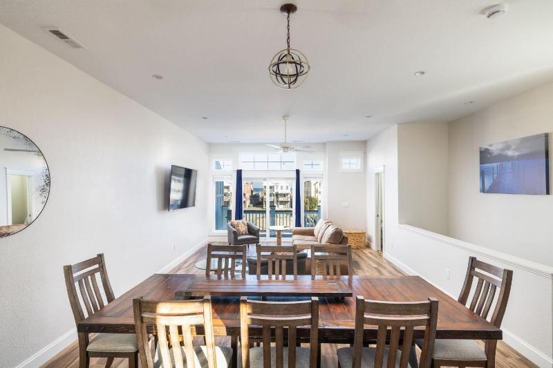 New Listing Ocean Views Hot Tub & Community Pool - image 25