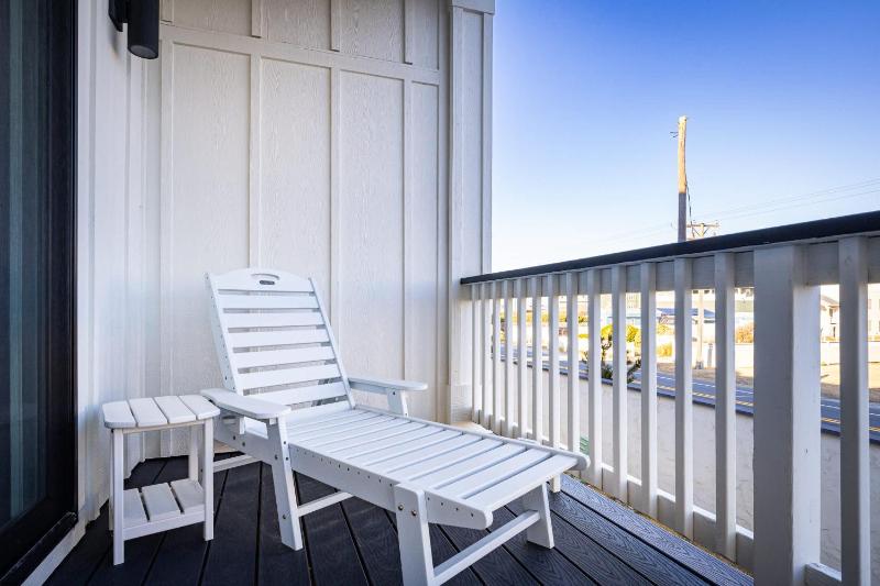 New Listing Ocean Views Hot Tub & Community Pool - image 24