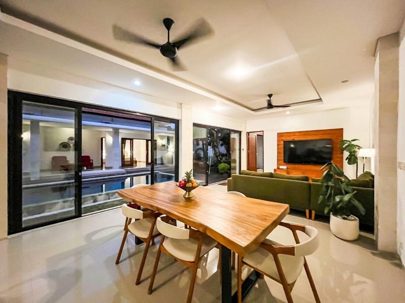 Modern 3BR Private Pool Villa – Walk to the Beach - image 15