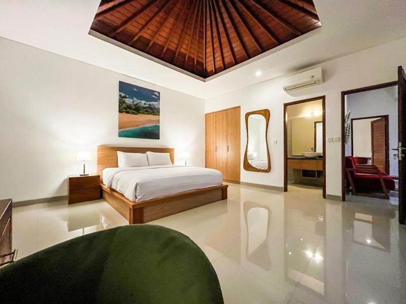 Modern 3BR Private Pool Villa – Walk to the Beach - image 16