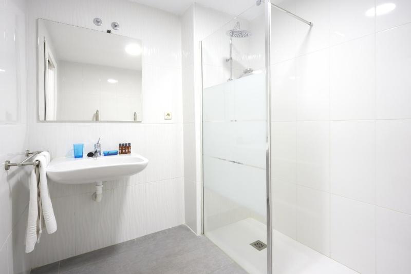 Santa Rosa Madrid 101 by Escape Home - image 3