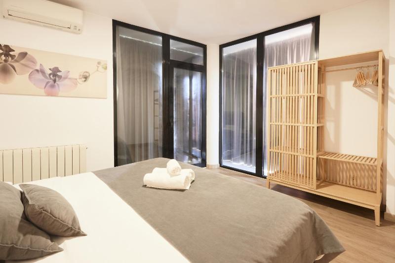 Santa Rosa Madrid 304 by Escape Home - image 14