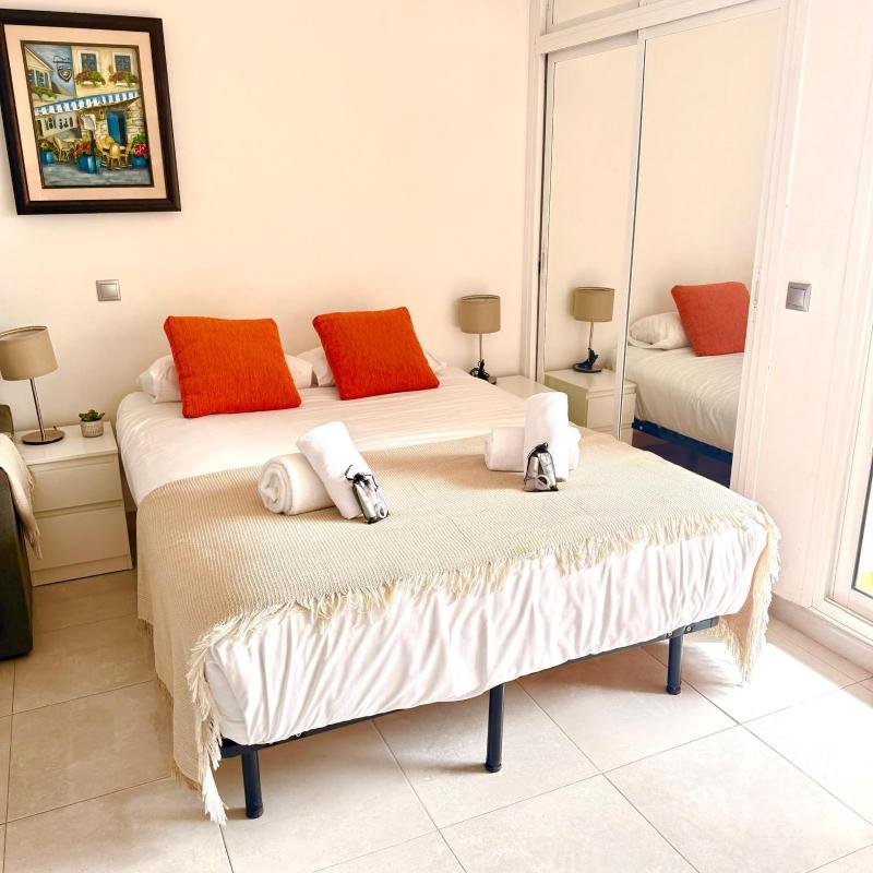 Spacious Studio in Benalbeach with sea views - image 27