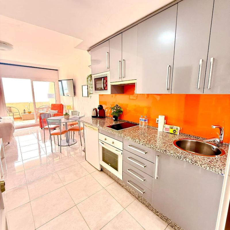 Spacious Studio in Benalbeach with sea views - image 20