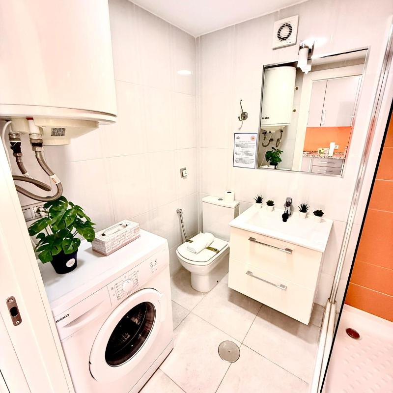 Spacious Studio in Benalbeach with sea views - image 16