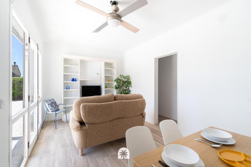 Mediterranean Way - Apartamento privado en villa compartida con piscina - image 50