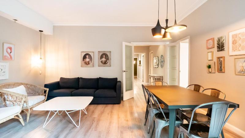 Magnificent 4 bedroom apartment in Eixample - image 13
