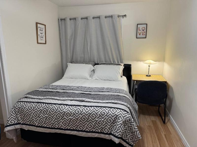 Exclusive Main Floor 3-Bedroom Apartment in Quiet Edmonton Neighborhood - image 23