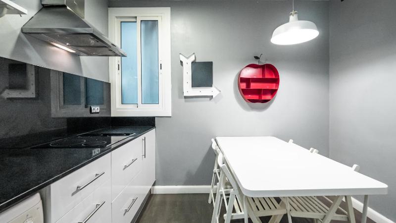 Magnificent 4 bedroom apartment in Eixample - image 14