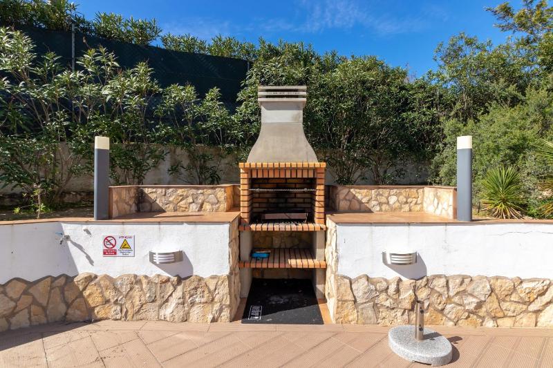 Casa Rainha Near Carvoeiro pool BBQ - image 9