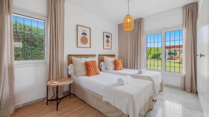 VACATION MARBELLA I Villa Sirio Golf-Front Villa Private Heated Pool BBQ Privacy World-Class Dining 10 min from Puerto Banus - image 42
