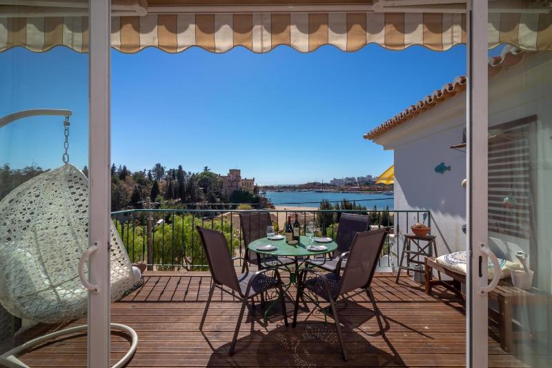 Front line townhouse Face la mer in Ferragudo luxury sea views - image 7