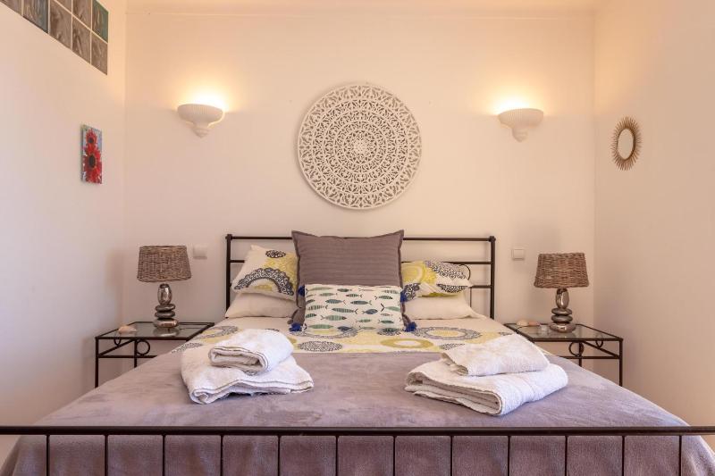 Front line townhouse Face la mer in Ferragudo luxury sea views - image 6