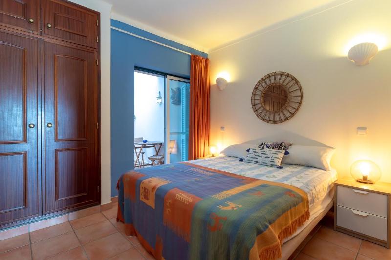 Front line townhouse Face la mer in Ferragudo luxury sea views - image 37
