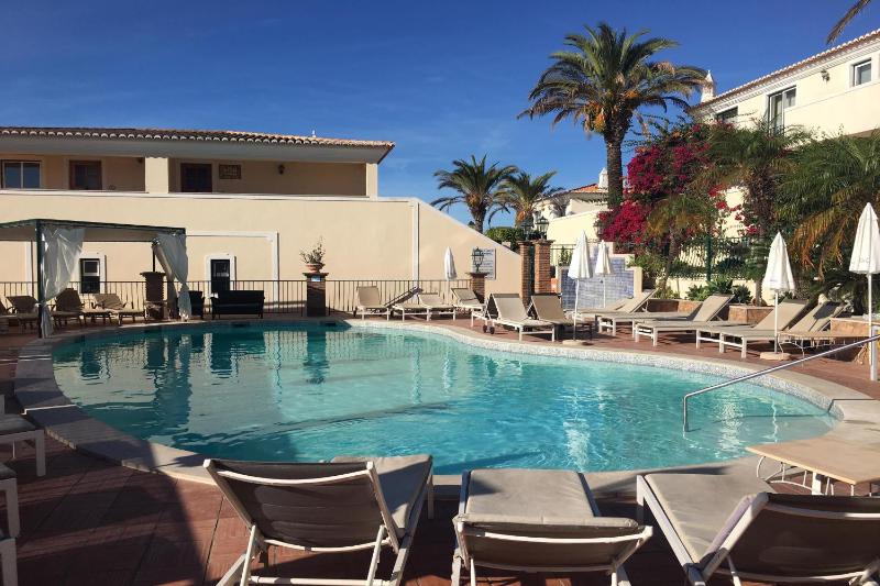 Front line townhouse Face la mer in Ferragudo luxury sea views - image 34