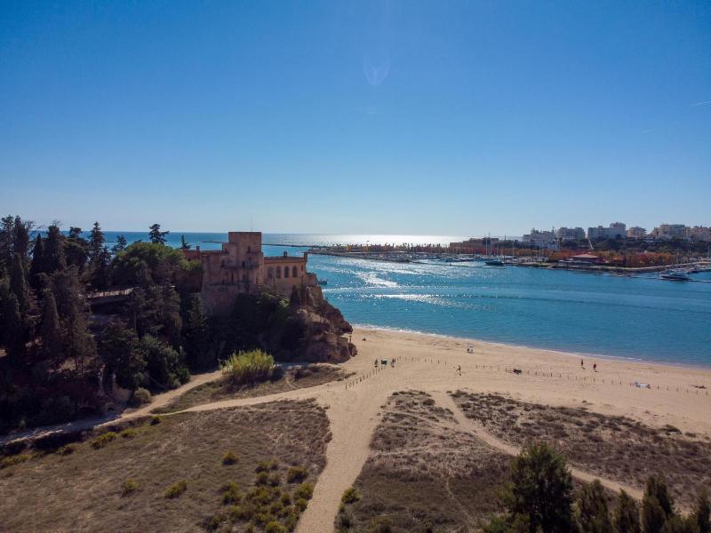 Front line townhouse Face la mer in Ferragudo luxury sea views - image 41