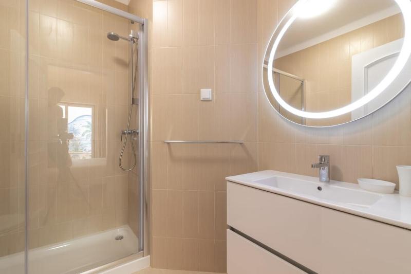 Front line townhouse n 9 in Ferragudo sea views - image 11