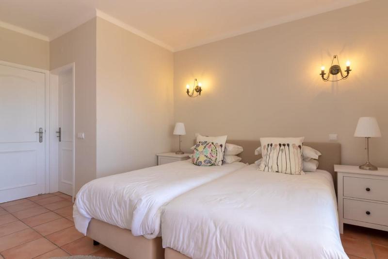 Front line townhouse n 9 in Ferragudo sea views - image 2