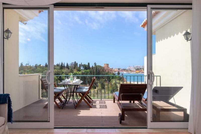 Front line townhouse n 9 in Ferragudo sea views - image 20