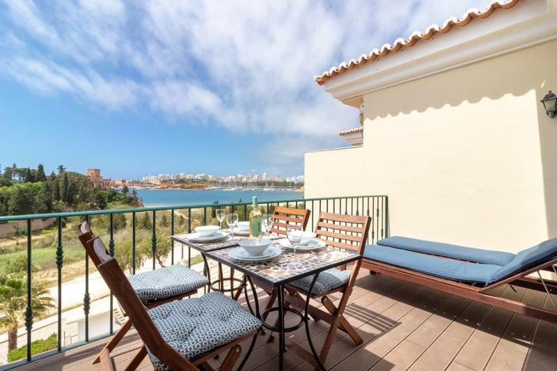 Front line townhouse n 9 in Ferragudo sea views - image 15