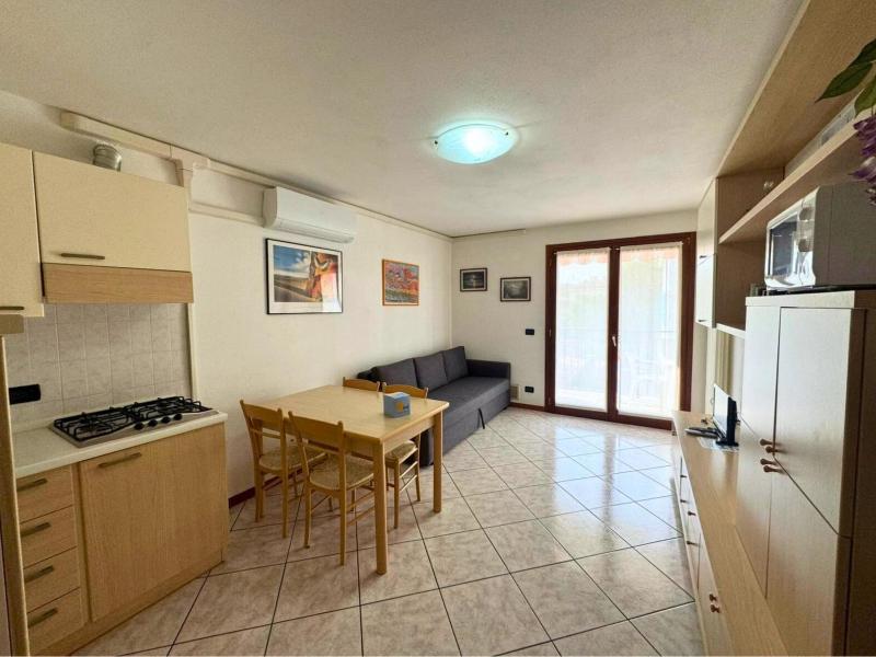 Alessia - image 20