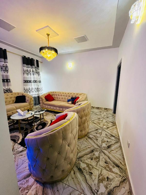 Khalifa empire guest house Mbalgong 2 - image 8