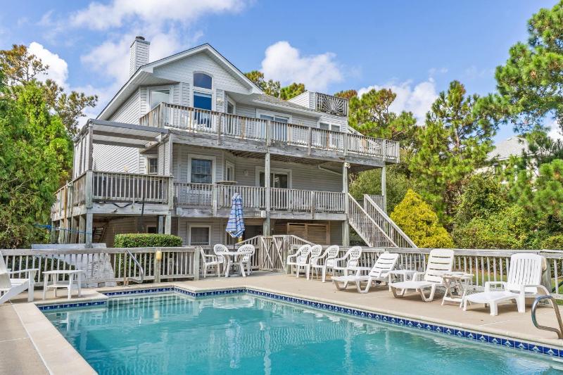 Whalehead Gem with Pool Hot Tub Steps to Beach - image 19