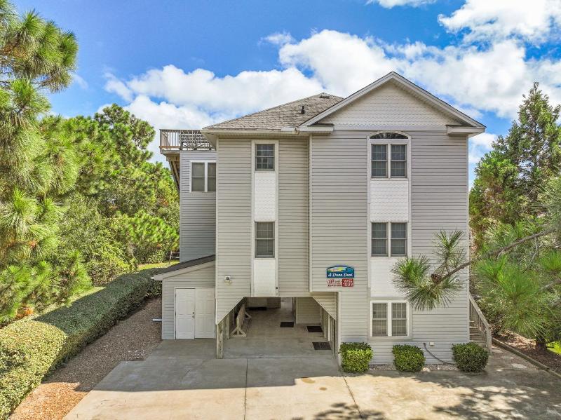 Whalehead Gem with Pool Hot Tub Steps to Beach - image 20