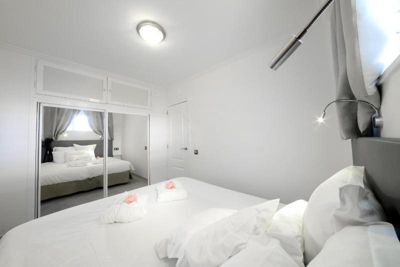 Superior One-Bedroom Apartment image 4