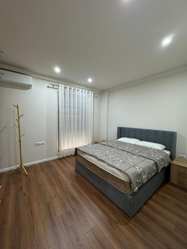 Skyline View Apartament Tirana - image 3