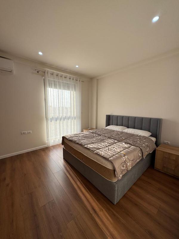 Skyline View Apartament Tirana - image 7