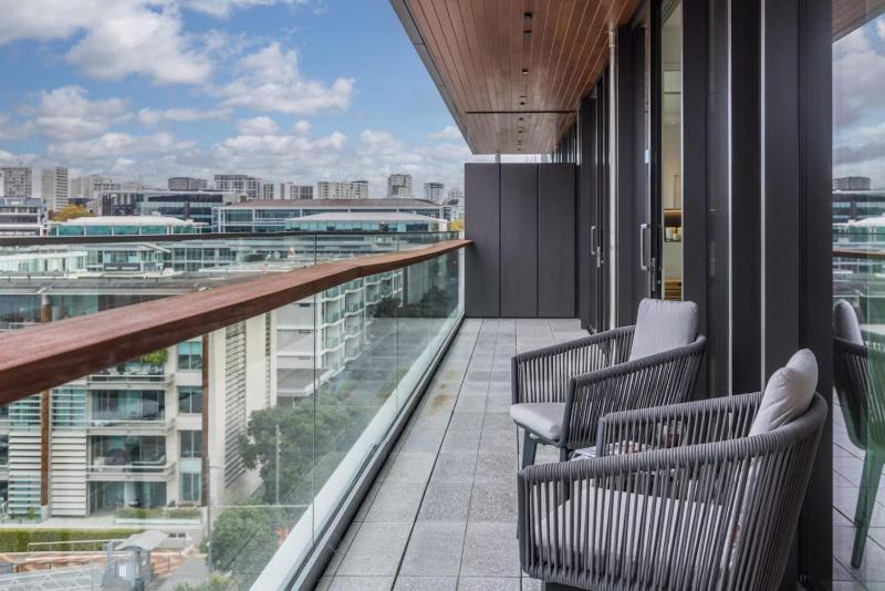 Luxury 3 Bed with Exquisite Harbour View Parking - image 7