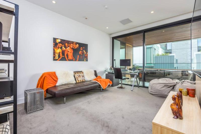 Luxury 3 Bed with Exquisite Harbour View Parking - image 6