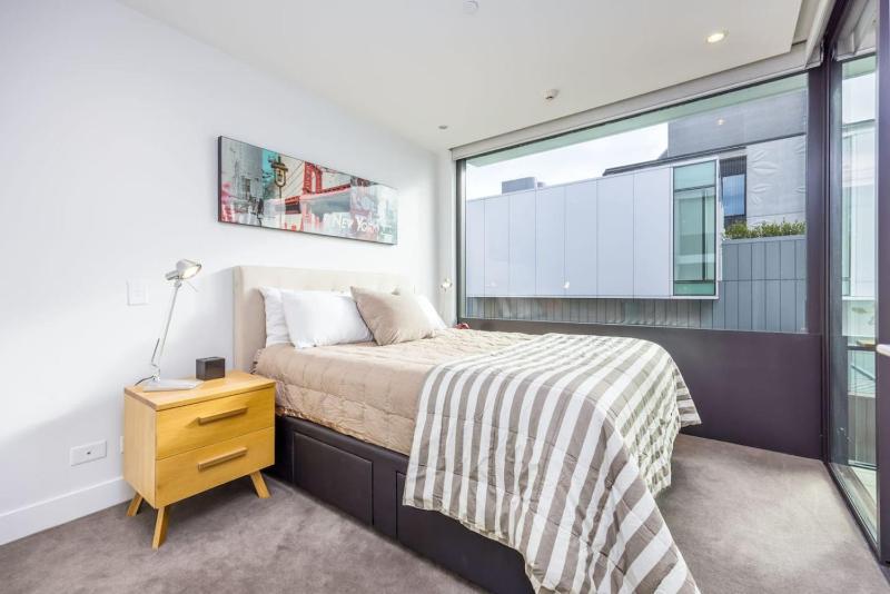 Luxury 3 Bed with Exquisite Harbour View Parking - image 13