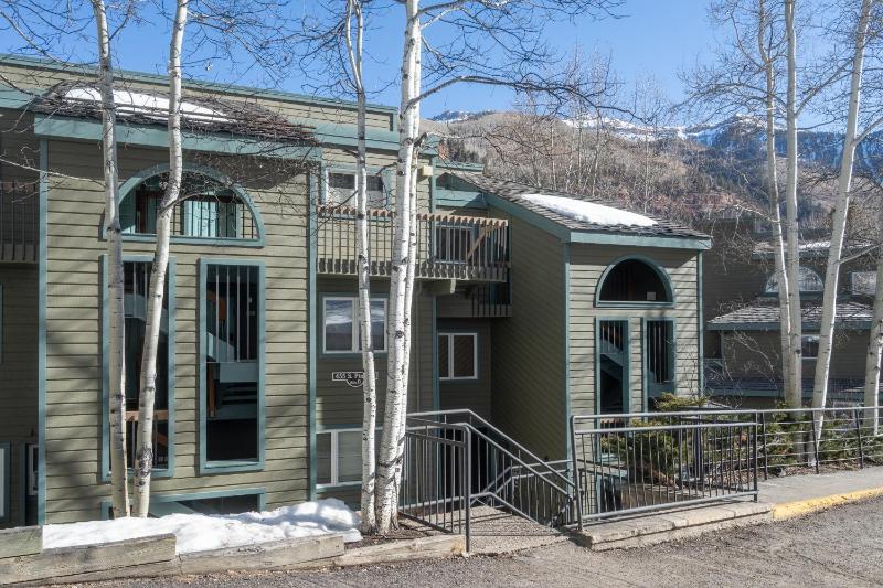 Riverside Retreat Condo - image 15