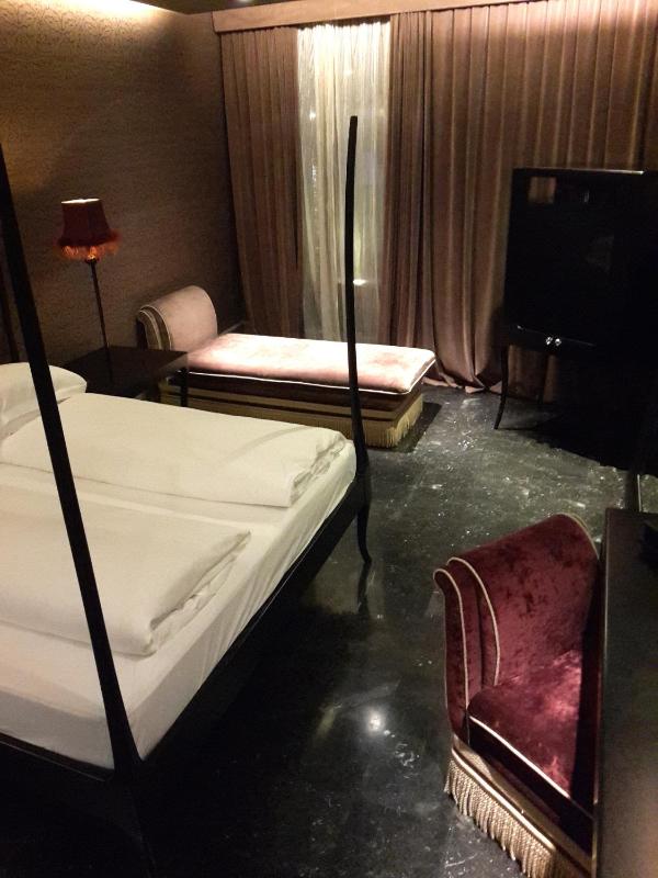Junior Suite with Grand Canal View image 2