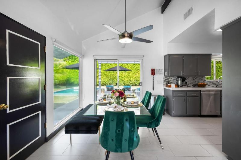 Nova Mae charming 3-bedroom with private pool in sunny Palm Springs CA - image 14