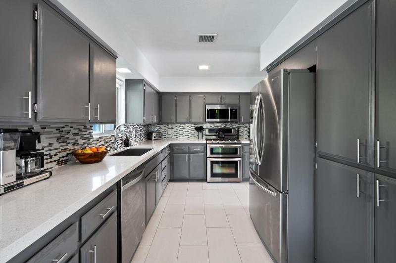 Nova Mae charming 3-bedroom with private pool in sunny Palm Springs CA - image 12