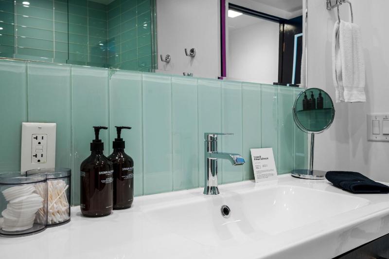 Nova Mae charming 3-bedroom with private pool in sunny Palm Springs CA - image 46