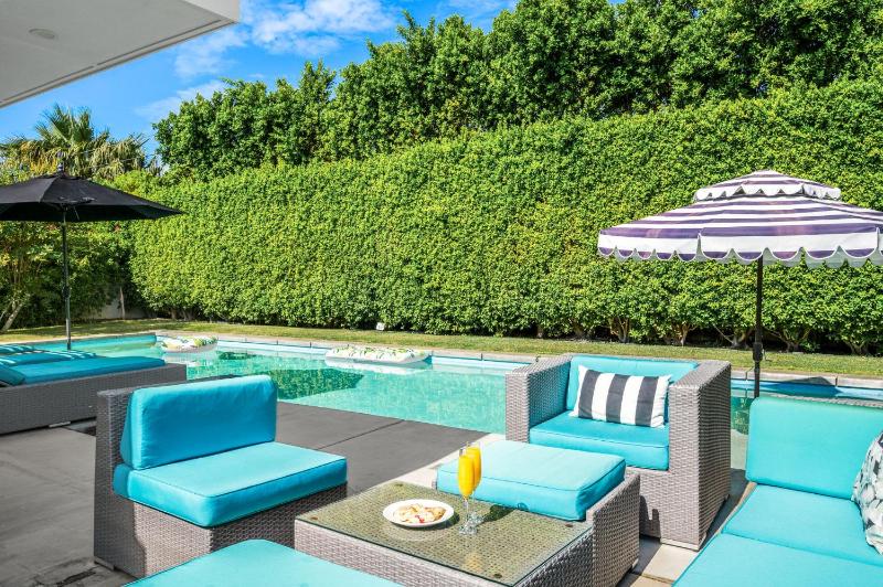 Nova Mae charming 3-bedroom with private pool in sunny Palm Springs CA - image 44