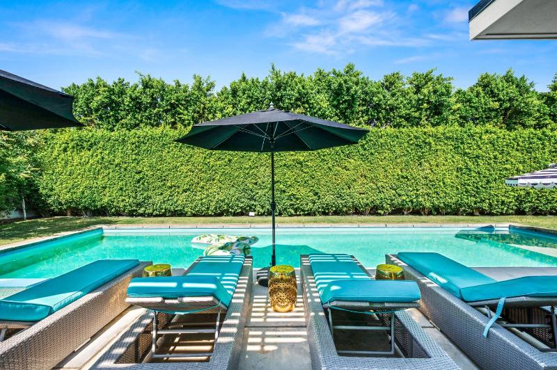 Nova Mae charming 3-bedroom with private pool in sunny Palm Springs CA - image 7