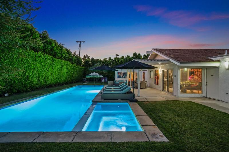 Nova Mae charming 3-bedroom with private pool in sunny Palm Springs CA - image 18