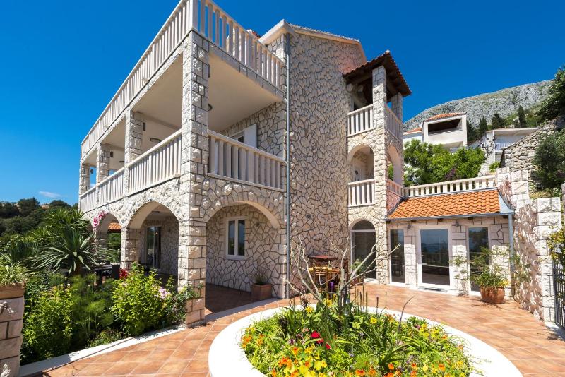 Luxury villa with a swimming pool Soline Dubrovnik - 3548 - image 11