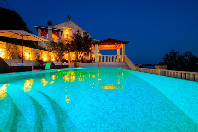 Luxury villa with a swimming pool Soline Dubrovnik - 3548 - image 29
