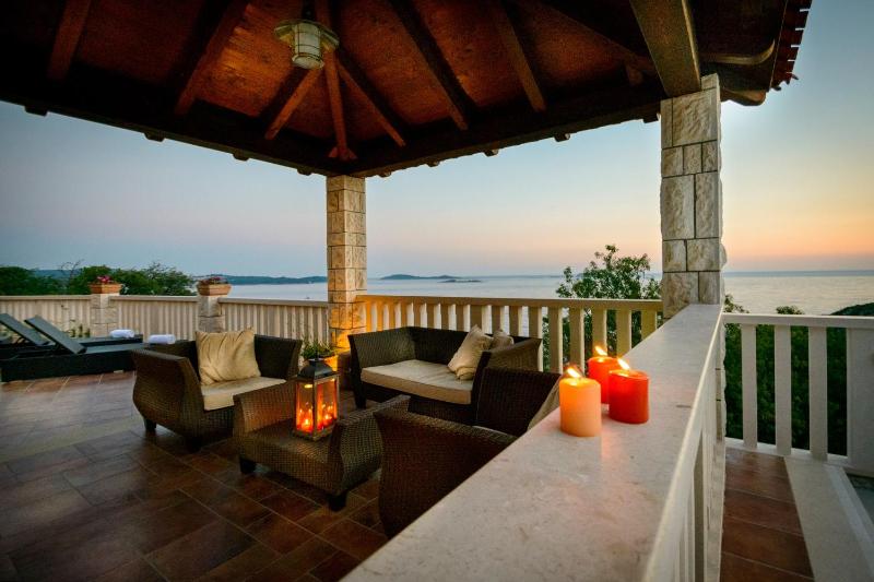 Luxury villa with a swimming pool Soline Dubrovnik - 3548 - image 40